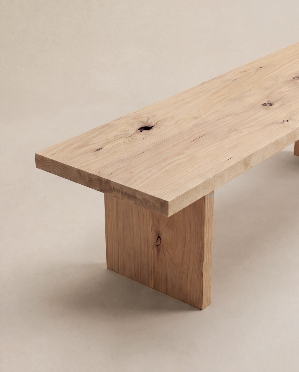 Byron Bench Seat — Lightwood close-up 1