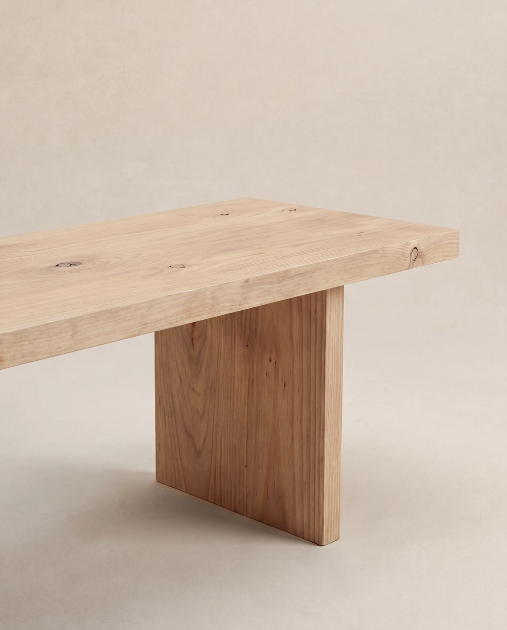 Byron Bench Seat — Lightwood close-up 2