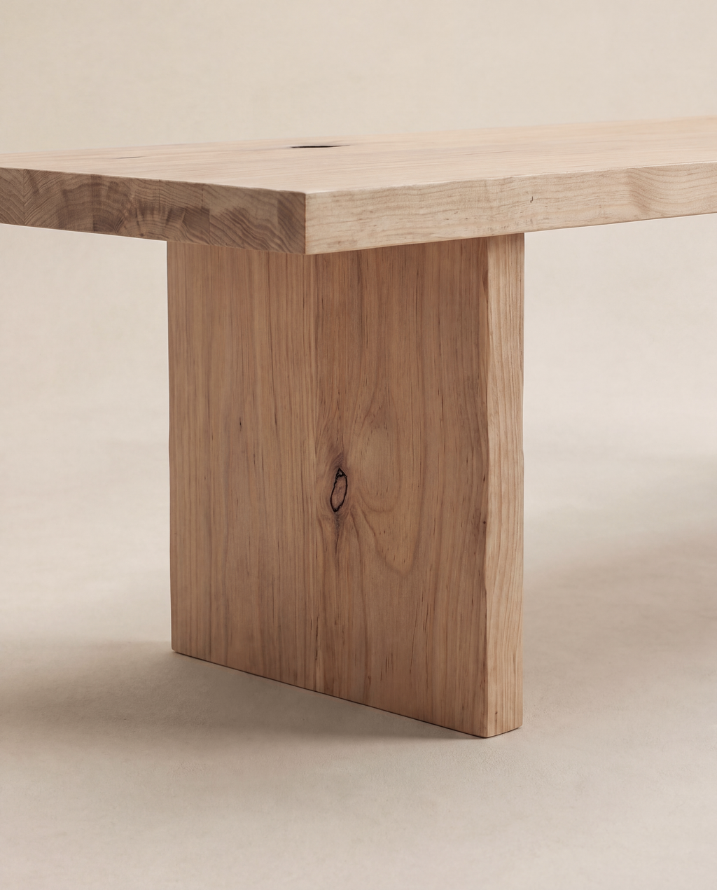 Byron Bench Seat — Lightwood close-up 4