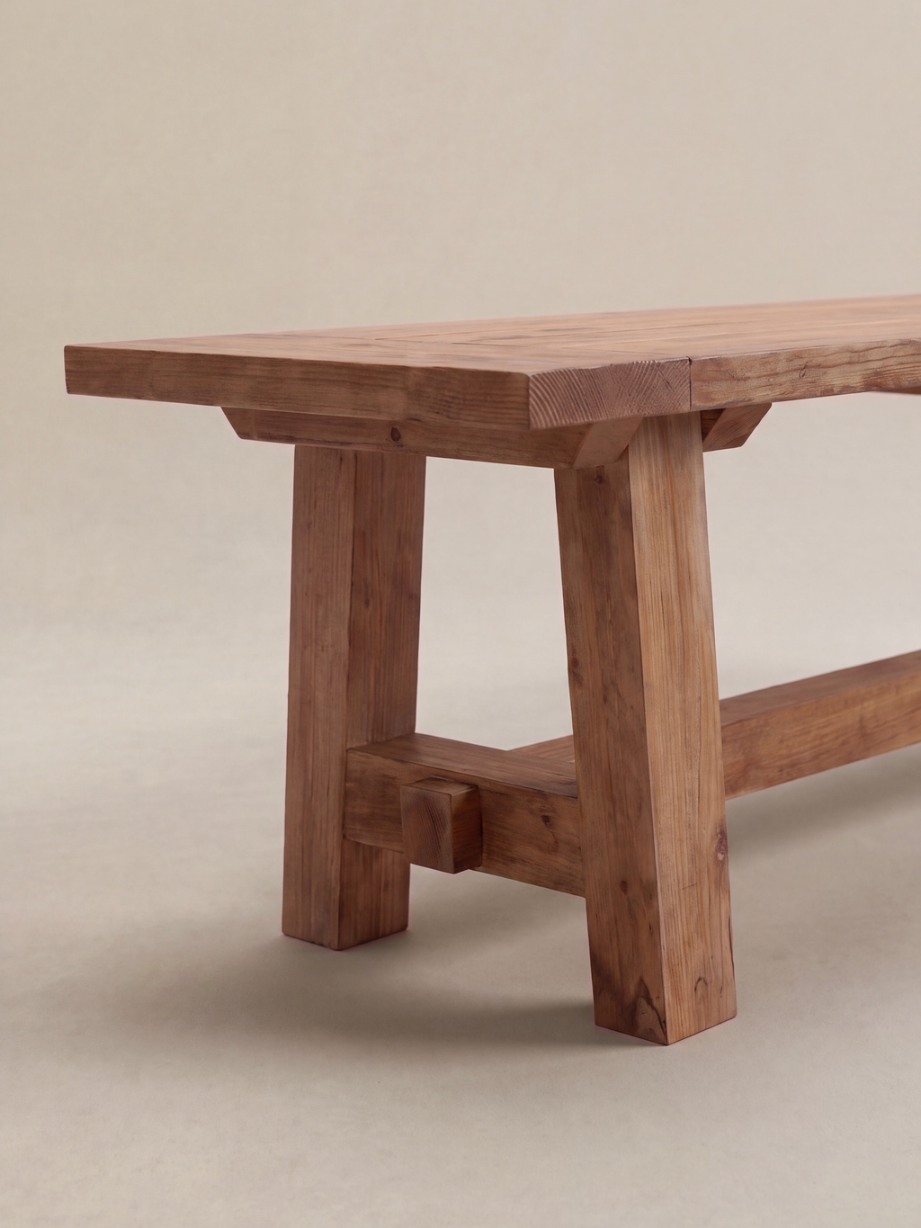 Farmhouse Bench Seat — alternative angle b