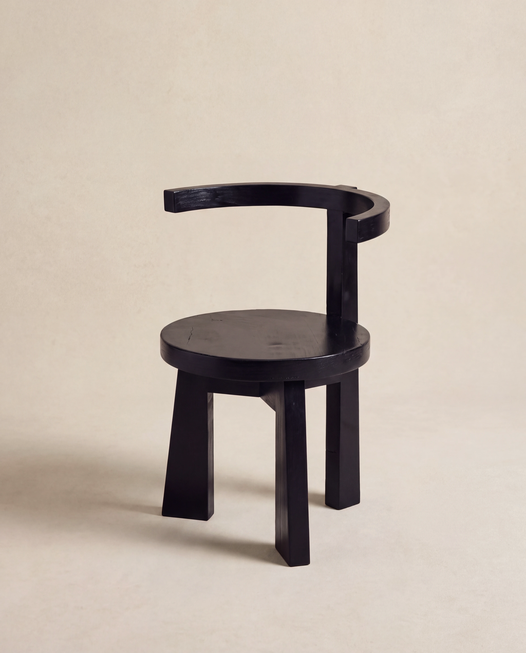 Kabutō Dining Chair in Carbon Black