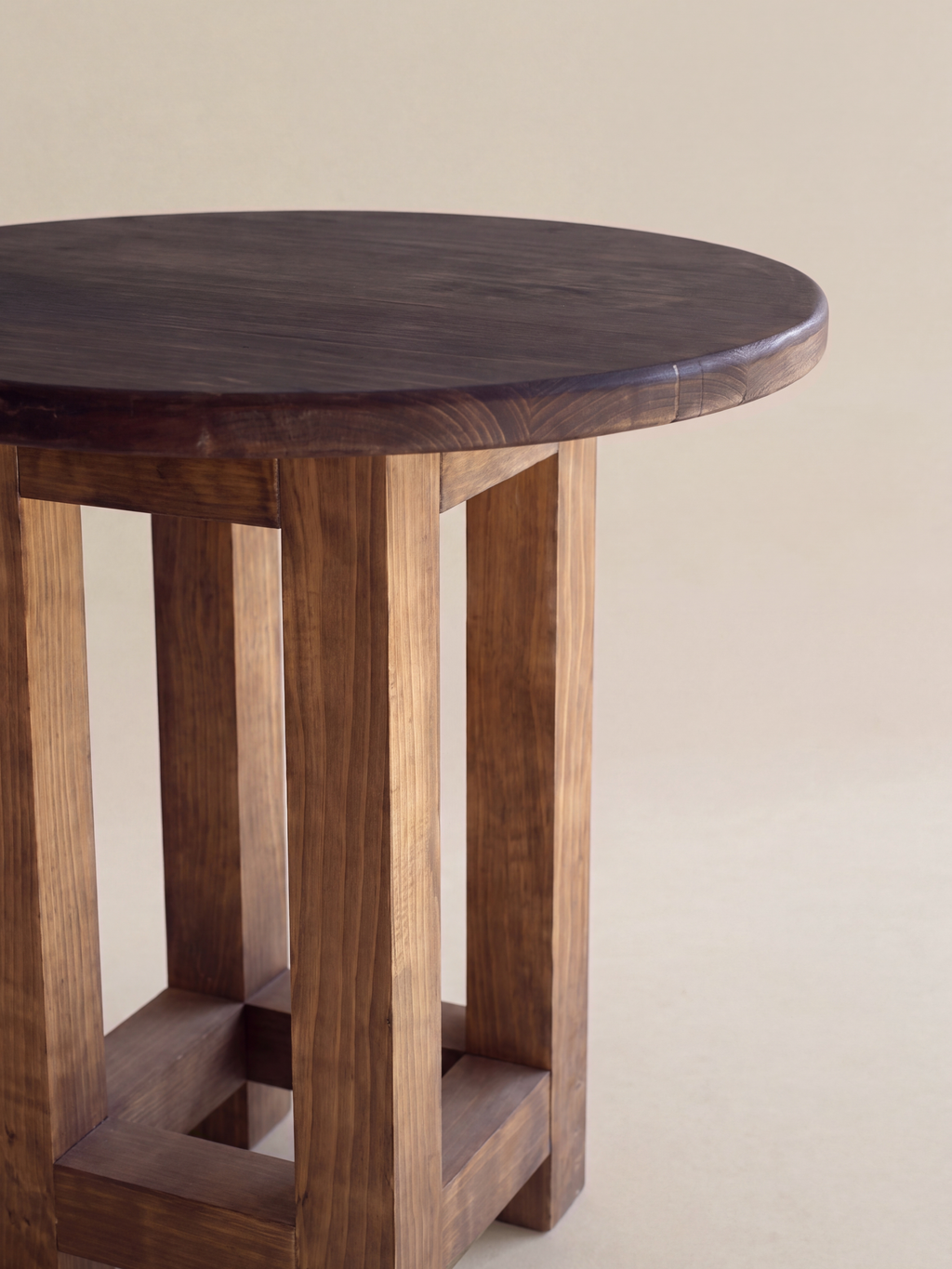 Round Farmhouse Table — alternative angle a