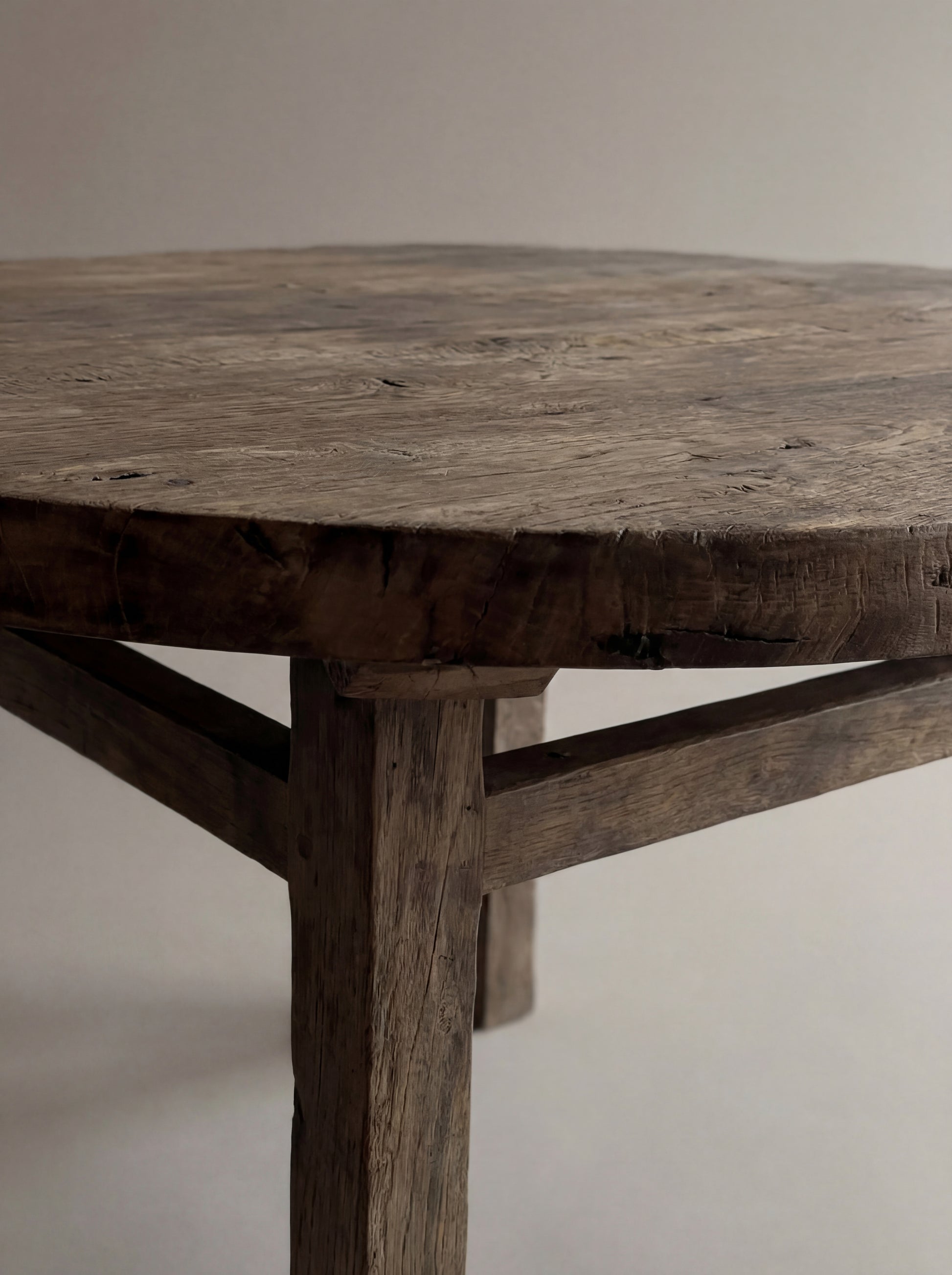 Round Farmhouse Dining Table